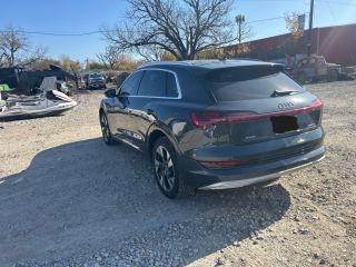 2022 Audi e-tron Premium Plus quattro - Exterior Rear Left Corner Image